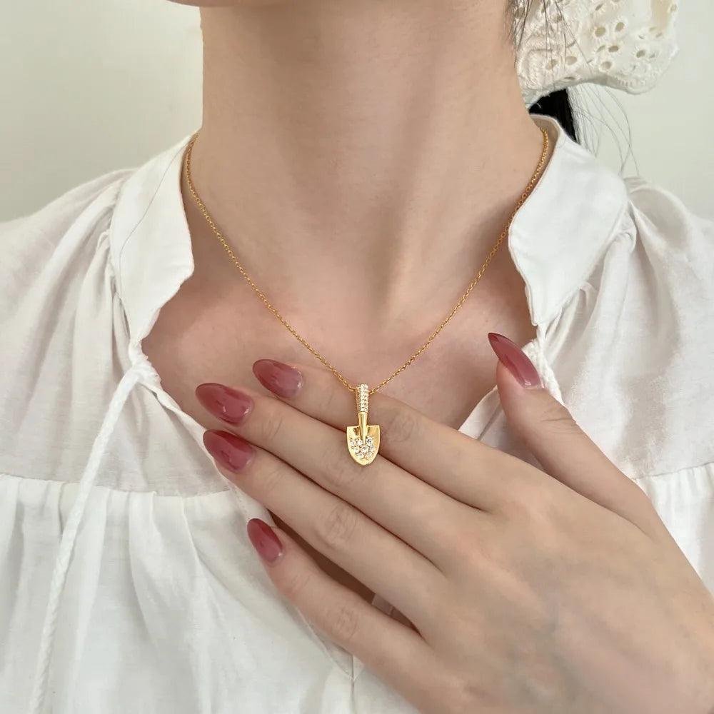 JAC Silver Fashion Jewelry Manufacturer S925 Silver Link Chain 5A Zirconia Shovel Arrow Pendant Necklace for Women Unique Jewel