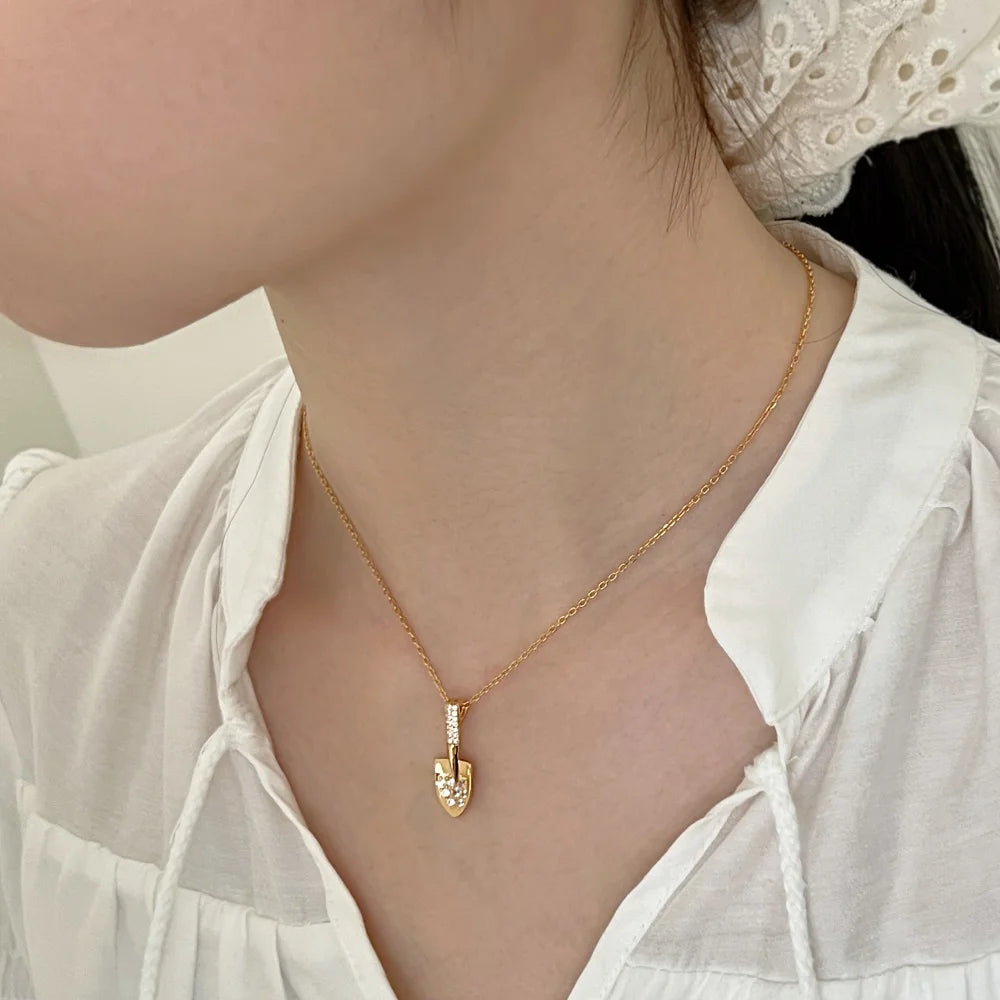 JAC Silver Fashion Jewelry Manufacturer S925 Silver Link Chain 5A Zirconia Shovel Arrow Pendant Necklace for Women Unique Jewel