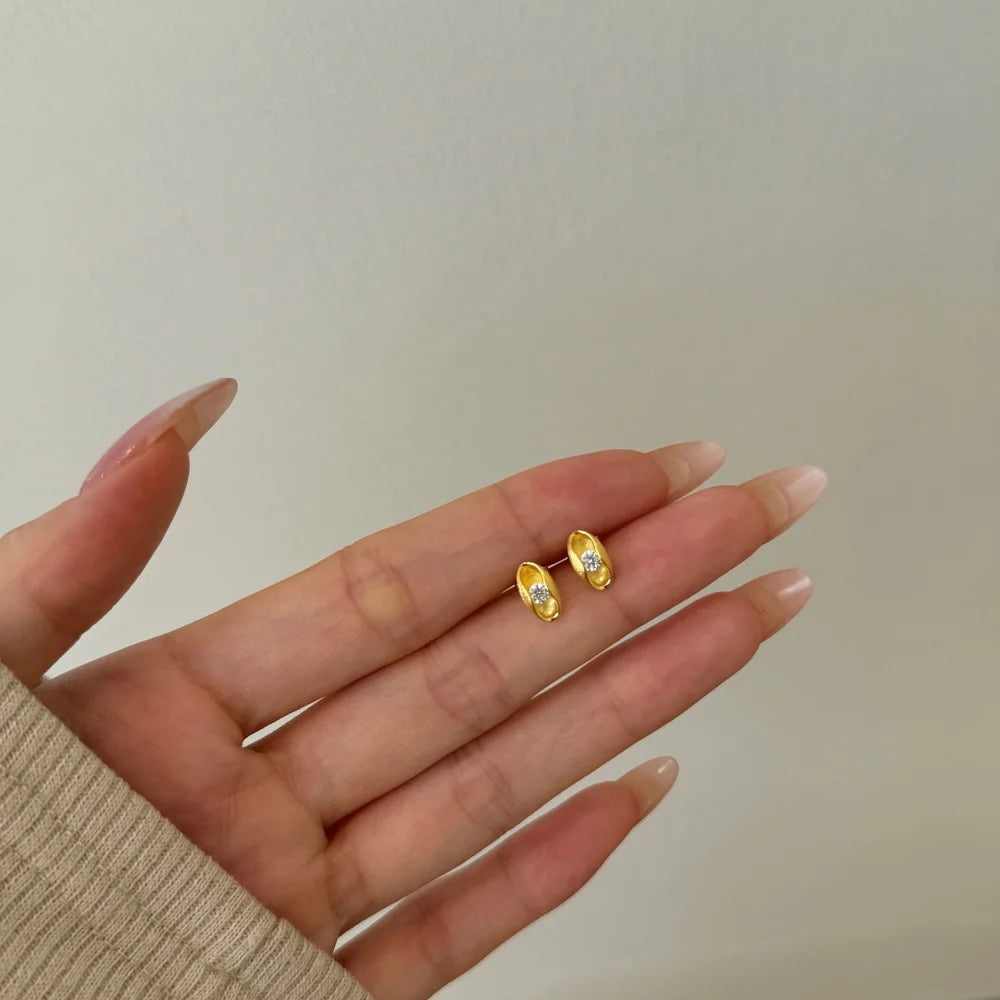 JAC Silver Unique Design 925 Sterling Silver Non Tarnish Surface Circle 5A Cubic Zirconia Stud Earrings