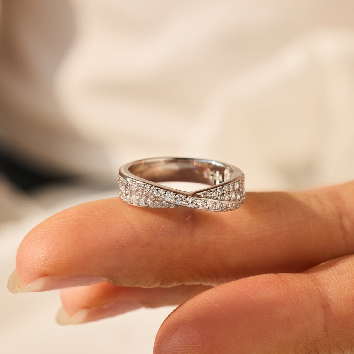 JAC Silver Stylish Fine Jewelry 925 Sterling Silver Rhodium Plated Eternity Band 5A Zirconia Interlock Geometric Women Jewelry Rings