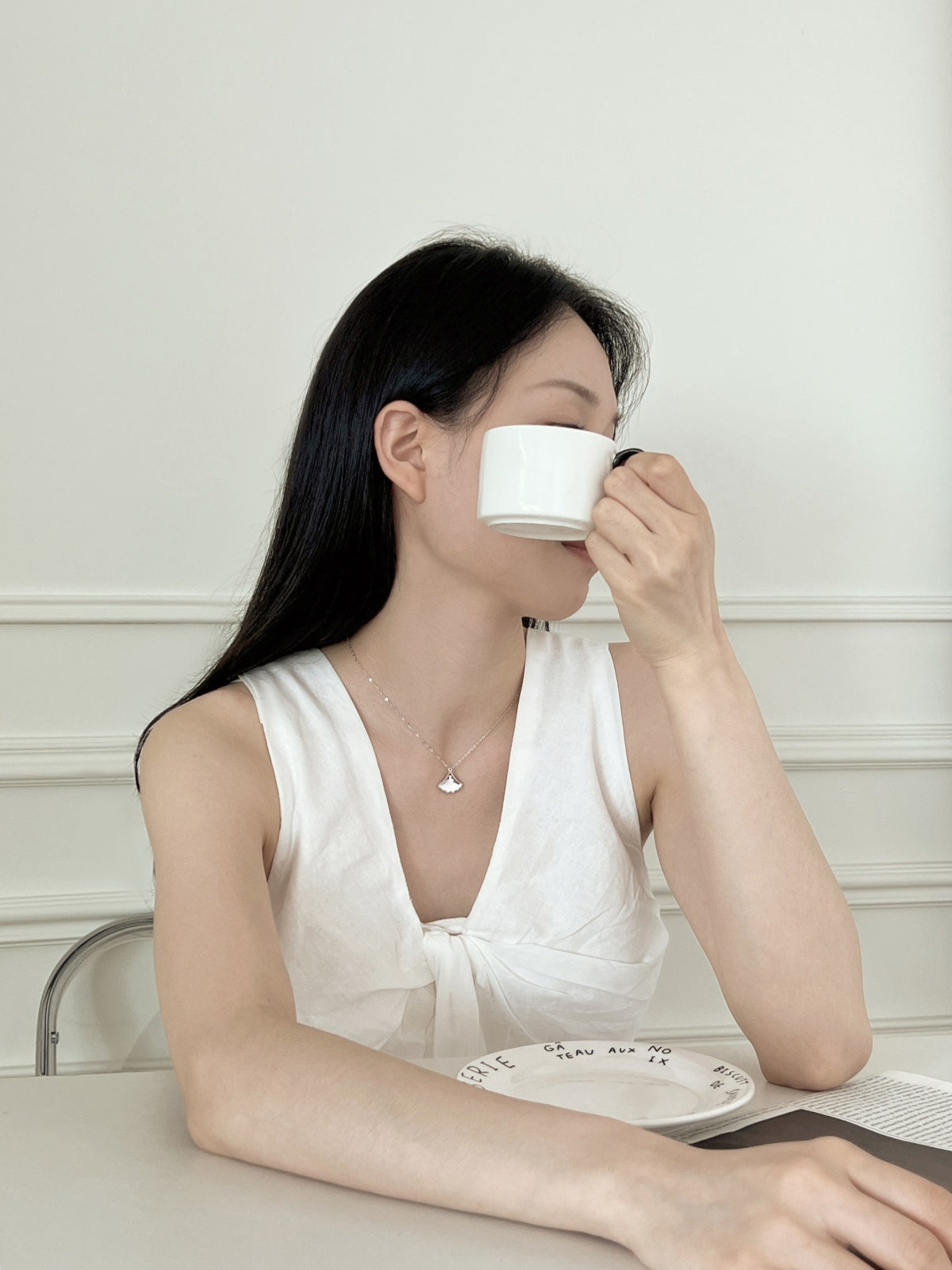 Jac Silver 925 Sterling Silver Textured Fan Pendant Necklace